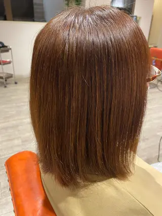 ミディアム 岡田 真弥のヘアスタイル