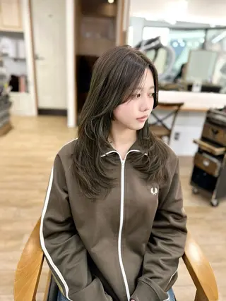 ロング カラー パーマ ヘアアレンジ メンズ キッズ レイヤーカット 🌿透け感カラーのヘアスタイル