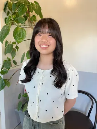 ロング 小久保 里紗のヘアスタイル