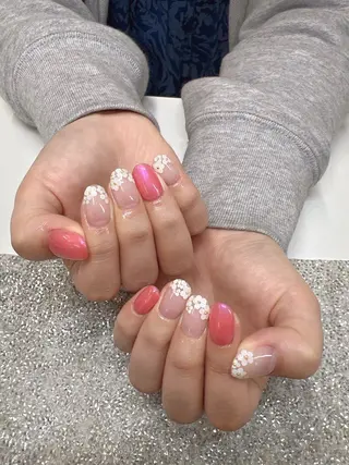 ネイル Guarendo錦糸町店所属・ガレンドウ 白澤 愛子のネイルデザイン