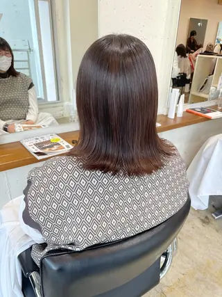 ミディアム MIOベージュカラー 柔らかいカラーのヘアスタイル