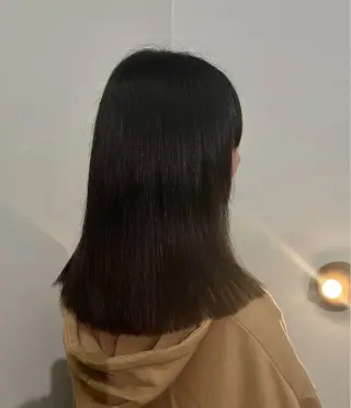 セミロング 蓑輪璃央 ショートカットのヘアスタイル