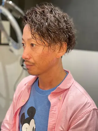 ショート パーマ メンズ メンズヘア特化 崎田 成人のヘアスタイル