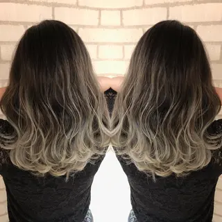 ミディアム カラー 小島 侑衣のヘアスタイル