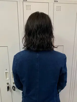 セミロング パーマ サトウ リョウのヘアスタイル