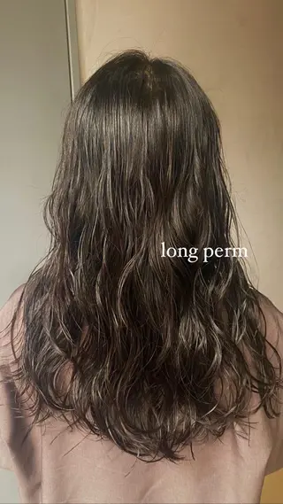ロング パーマ 竹内 柚子のヘアスタイル