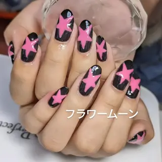 ネイル フラワー ムーンのネイルデザイン