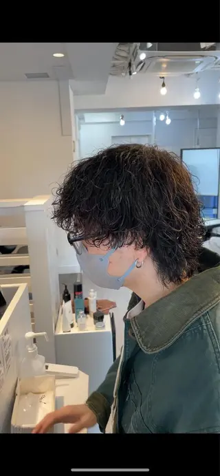 ミディアム パーマ メンズ メンズ専門店 店長 小柳 裕夢のヘアスタイル