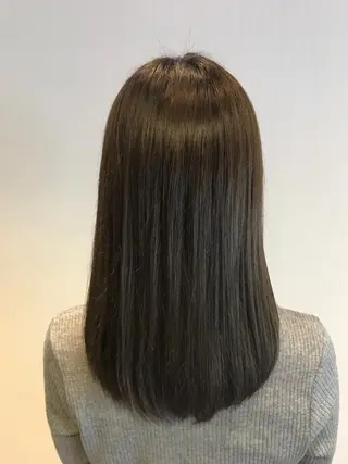 セミロング カラー ひろせ かなのヘアスタイル