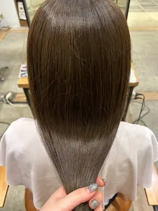 ロング カラー 💟艶カラー・トリー トメント/リサ🤍のヘアスタイル