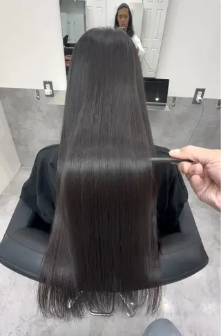 ロング 🫧とぅるん艶髪🫧 透明感カラー×猿渡のヘアスタイル