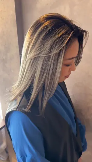セミロング カラー ❣️ハイトーン❣️ BLUE&Co.のヘアスタイル