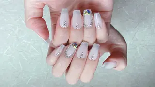 ロング チ まるこのネイルデザイン