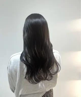 ロング カラー 透明感Color🩶 髪質改善 ユウナ🦋のヘアスタイル