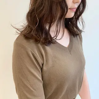 ミディアム 鈴木 まりやのヘアスタイル