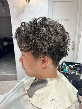 ショート パーマ メンズ 徳永 侑紀のヘアスタイル
