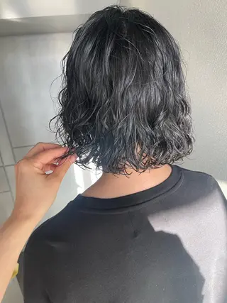 パーマ メンズ 💓パーマ，💗 レイヤーカットのヘアスタイル