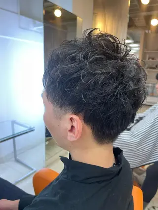 ショート パーマ メンズ 鶴﨑 美優亜のヘアスタイル