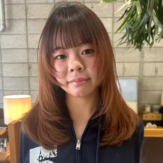ミディアム カエデ🐬 カットカラーモデルのヘアスタイル