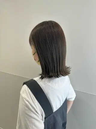 ミディアム カラー パーマ ヘアアレンジ メンズ キッズ ネイル マツエク・マツパ アイブロウ 切りっぱなしヘアボブ ミディアムヘアRYOのヘアスタイル