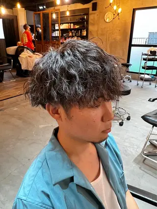 ショート パーマ メンズ おがた たくむの眉毛・アイブロウイメージ