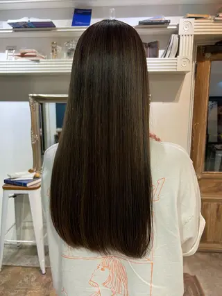 ロング オカベ ショウマのヘアスタイル