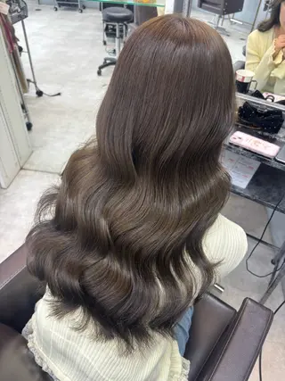 ロング カラー 桐生 かれんのヘアスタイル