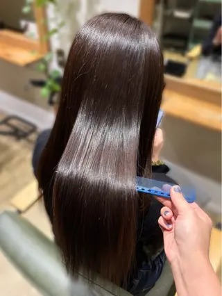 セミロング 💙mai🫧 縮毛矯正・ハイライトのヘアスタイル