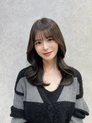 セミロング カラー ヘアアレンジ 🩷韓国ヘア/ヨシン モリ🩷Maikaのヘアスタイル