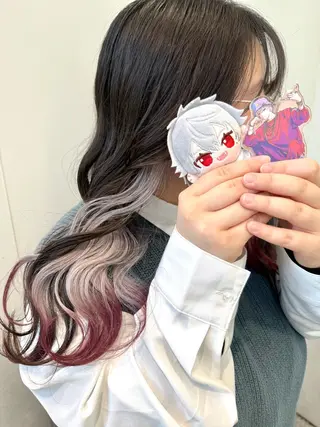 ミディアム カラー インナーカラー 推し ブリーチ 髪質改善のヘアスタイル