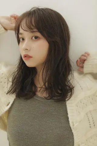 セミロング しもかわ かほのヘアスタイル