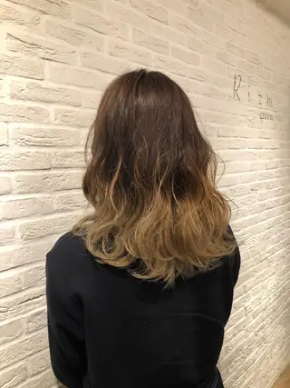 ミディアム カラー nailist mana𖤐´-のネイルデザイン