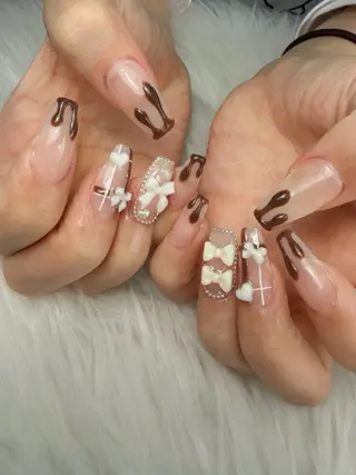 ネイル ゴテゴテ💙ワンホン リオナのネイルデザイン