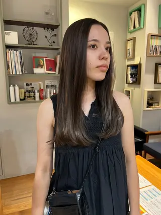 ロング 松本  夏海のヘアスタイル