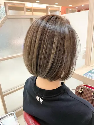 ミディアム カラー フェザー/波巻き 雫石大夢のヘアスタイル