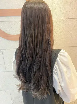 ロング カラー 井出 くるみのヘアスタイル