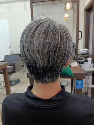 ショート 勝連 利恵のヘアスタイル