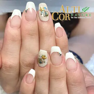 ネイル ChezEspoir 佐藤のネイルデザイン