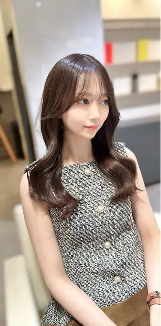 セミロング カラー 平尾 樹里のヘアスタイル