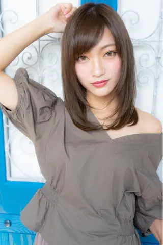 ミディアム 髪質改善 縮毛の達人 矢井由真のヘアスタイル