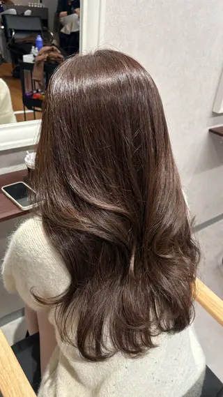 セミロング カラー 艶カラー／縮毛矯正 ／kana‎🤍のヘアスタイル