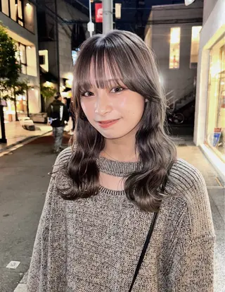 ミディアム カラー ハイトーンボブ 前田 表参道 グレージュのヘアスタイル