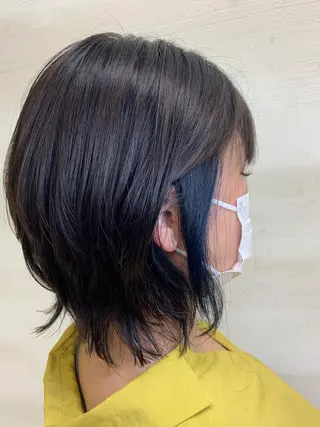 ミディアム カラー 遊佐 瑞紀のヘアスタイル