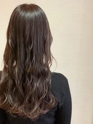 ロング カラー 蓮見  友里のヘアスタイル