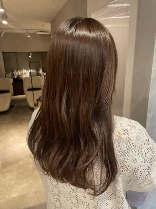 セミロング カラー 岩渕 春菜のヘアスタイル