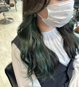ロング カラー MOURI CHISATOのヘアスタイル