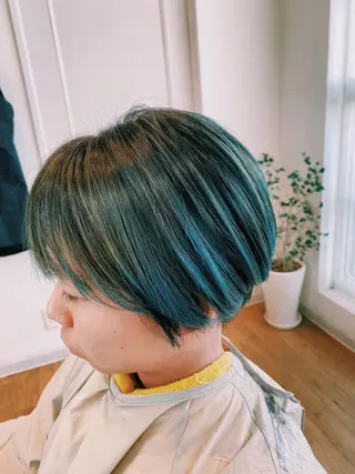 ショート 岡本 真実のヘアスタイル