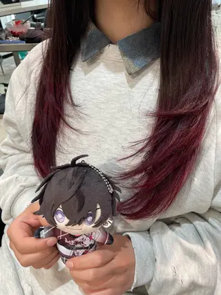 ロング カラー インナーカラー 推し ブリーチ  髪質改善のヘアスタイル