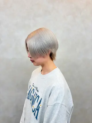 ショート ブリーチカラー×レイ ヤー/SHIZUKUのヘアスタイル