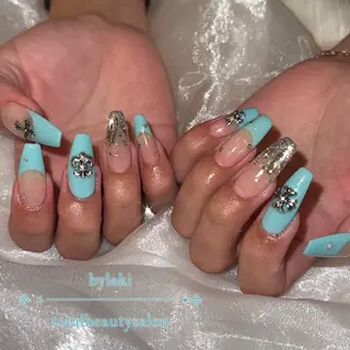 ネイル bylaki🌈 RENAのネイルデザイン